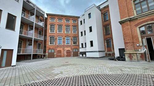 Hausansicht - *** Attraktive 2-Raum-Wohnung im sanierten Gymnasiumgebäude ***