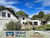Ansicht aus dem Vorgarten - Charmantes Landhaus mit viel Platz auf einzigartigem Grundstück
