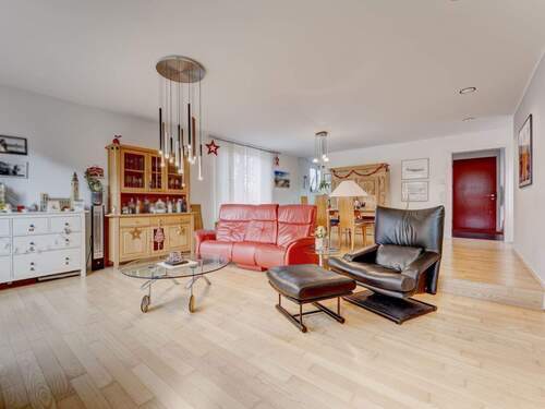 Wohnzimmer - 6 Zimmer Einfamilienhaus zum Kaufen in Au