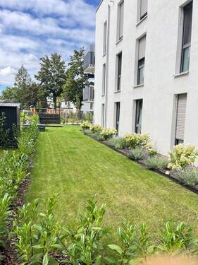 Terrasse mit Gartennutzung - 