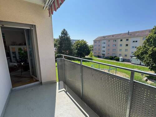 Grosser Balkon.jpg - 4 Zimmer Etagenwohnung zum Kaufen in Offenburg
