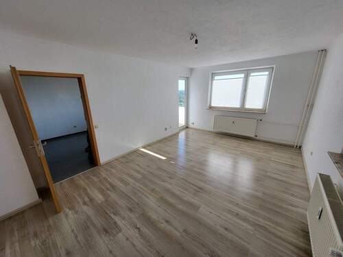 Wohn-/Esszimmer - 