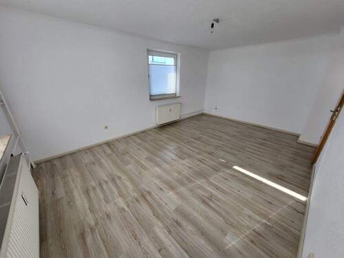 Wohn-/Esszimmer - 