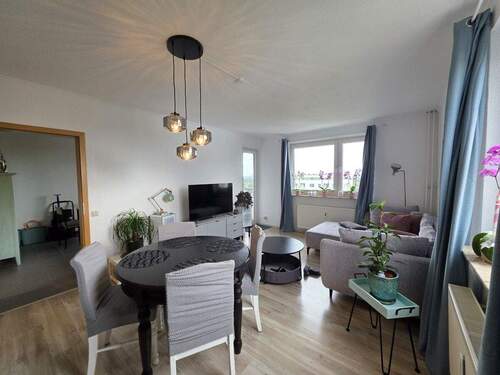 Wohn-/Esszimmer (aktuell) - 