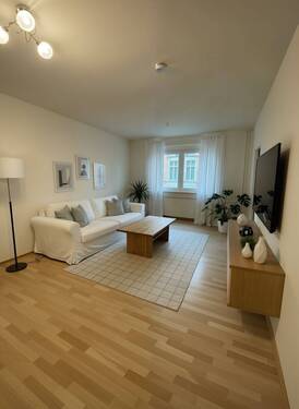 Wohnzimmer - (KI generiert) - Jetzt verfügbar zur Eigennutzung: 4-Zimmer-Wohnung in Köpenick