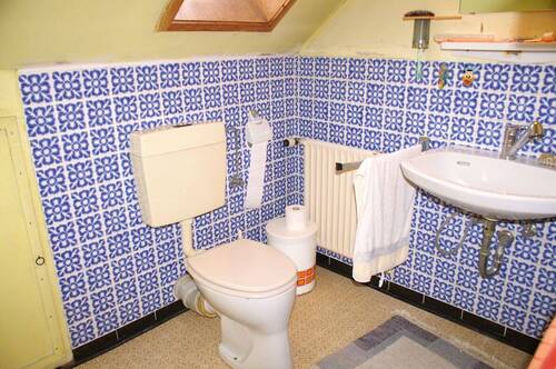 Badezimmer im Dachgeschoss - 
