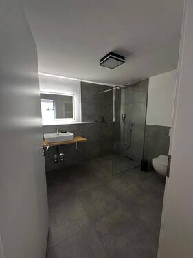 Bad, Glasdusche, LED Spiegel - 