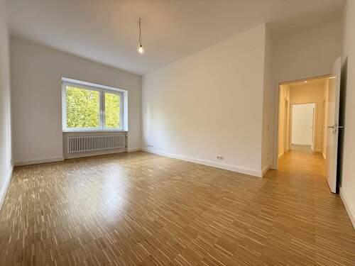 Zimmer 4.JPG - Exklusive 5-Zimmer Wohnung mit 2 Balkonen