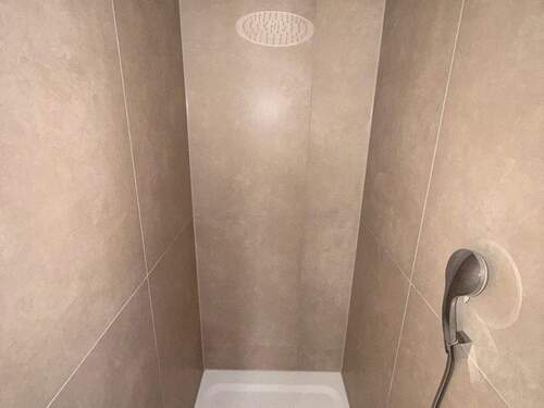 Dusche.JPG - Etagenwohnung mit 131,20 m² in Mannheim zur Miete
