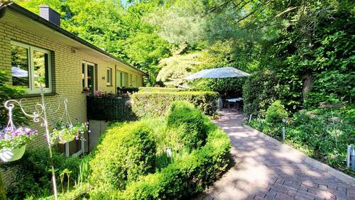 Zugang zum Haus - 1 Zimmer Mehrfamilienhaus, Wohnhaus zum Kaufen in Bissendorf