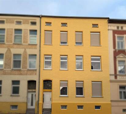 Strassenansicht Fassade neu - 3 Familienhaus in zentraler Lage von Schönebeck bei Magdeburg