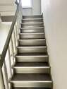 Treppe - 1 Zimmer Mehrfamilienhaus, Wohnhaus zum Kaufen in Schönebeck (Elbe)