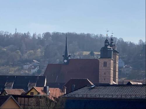 ...Etagenausblick auf die Stadtkirche St. Georg - 