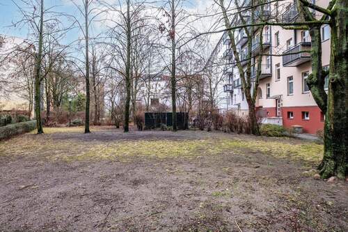 Blick in den großen und ruhigen Innenhof - 