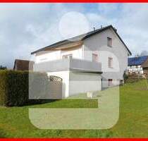 Vielfältige Wohnmöglichkeiten: 3 Wohneinheiten auf großzügigem Grundstück in Dettighofen