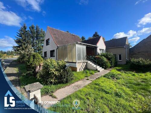 Eingangsbereich - Eigenheim mit viel Potenzial - 66.000,00 EUR Kaufpreis, ca.  130,00 m² Wohnfläche