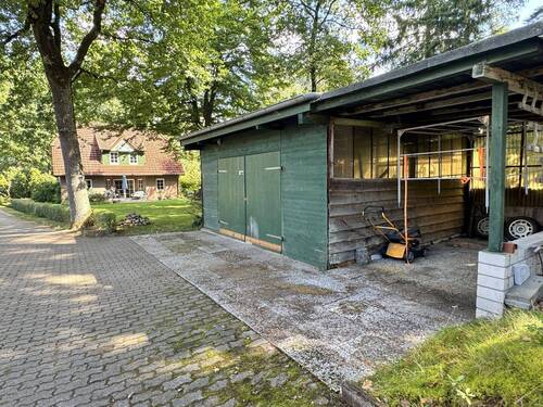 Holzgarage mit Carport - 