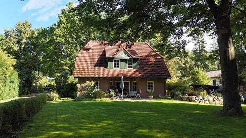 Außenansicht - ***CHARMANTES LANDHAUS IM FRIESENSTIL - PLATZ, RUHE UND NATURIDYLLE IN APPEL***