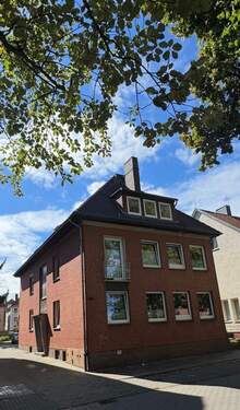 Hausansicht vorne - Attraktives Mehrfamilienhaus in ruhiger und zentraler Lage in Uelzen zu verkaufen!