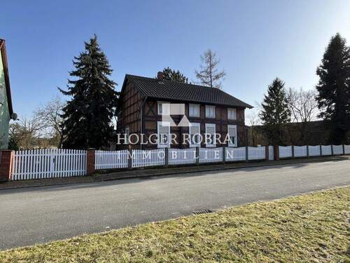 Straßenansicht - 6 Zimmer Einfamilienhaus zum Kaufen in Beetzendorf