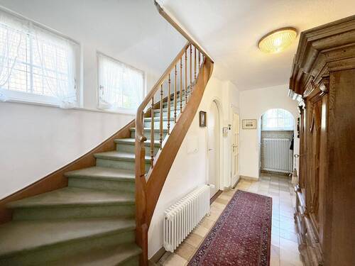 Eingangsbereich - Einfamilienhaus mit 210,00 m&sup2; in Stuttgart zum Kaufen