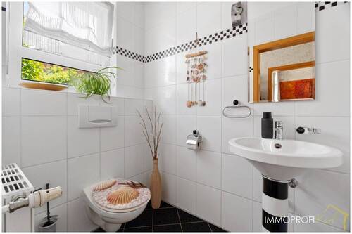 14. G-WC.jpg - 