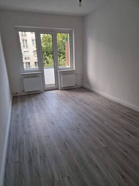 Zimmer 1 - Citynahe modernisierte 2-Zi-Whg. mit Südbalkon • ca. 44m²