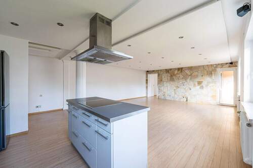 Blick aus der Küche - 2 Zimmer Etagenwohnung zum Kaufen in Bad Säckingen