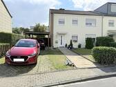 Straßenansicht - schönes, ruhig, aber zentral gelegenes Einfamilienhaus mit Garten und Carport zu verkaufen