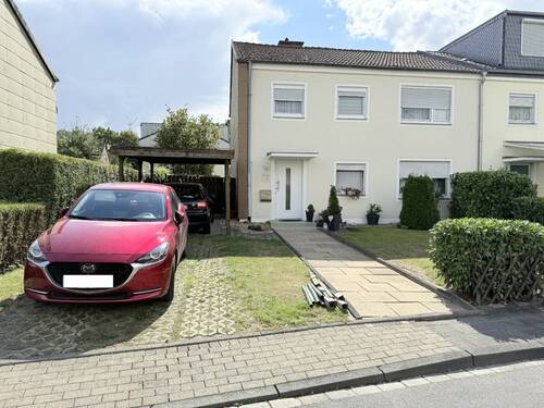 Straßenansicht - schönes, ruhig, aber zentral gelegenes Einfamilienhaus mit Garten und Carport zu verkaufen
