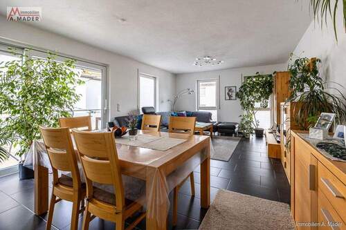 Wohnzimmer - 3 Zimmer Etagenwohnung zum Kaufen in Donauwörth