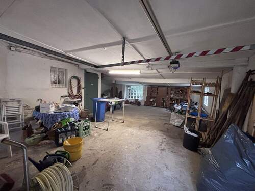 Garage - 