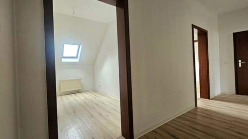 20250703_091907.jpg - 3-Raum Dachgeschoßwohnung - 299,00&nbsp;EUR Kaltmiete, ca.&nbsp; 61,00&nbsp;m&sup2;&nbsp;Wohnfl&auml;che