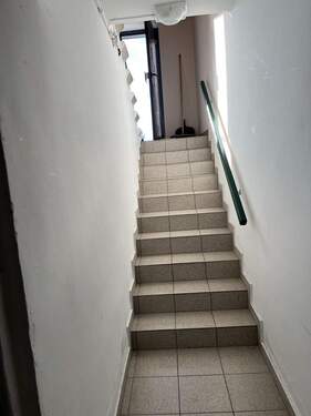 Treppe zum Kellergeschoss - 