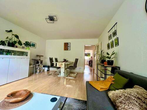 Wohnzimmer - Charmante 3-Zimmer-Wohnung mit Sonnenbalkon in Essen-Frohnhausen