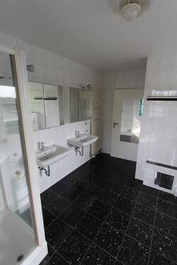 Badezimmer - 3 Zimmer Etagenwohnung zur Miete in Langwedel