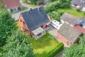 Luftbild - 5 Zimmer Einfamilienhaus zum Kaufen in Hohenlockstedt