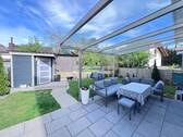 Terrasse m. Garten und Gartenhaus - 