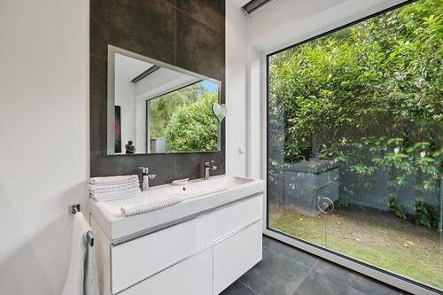 Detailansicht Doppelwaschtisch - 