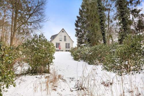 auf 1.156m² großem Grundstück - 