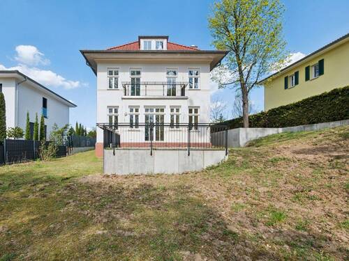 Hausansicht - Hochwertiges & energieeffizientes Einfamilienhaus mit Blick ins Grüne