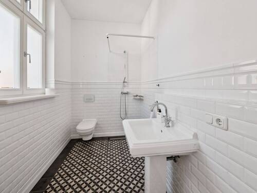 Weiteres Bad mit Dusche - 