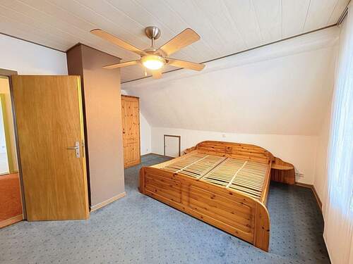 Schlafzimmer (OG) - 
