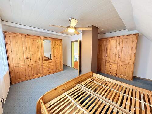 Schlafzimmer (OG) - 