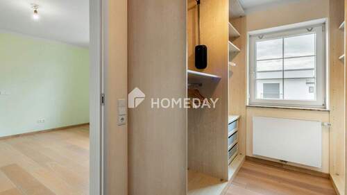 1. OG Ankleidezimmer 1 - 5 Zimmer Einfamilienhaus in Pohlheim