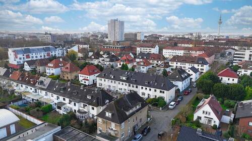 Luftansicht - 6 Zimmer Mehrfamilienhaus, Wohnhaus zum Kaufen in Bremerhaven