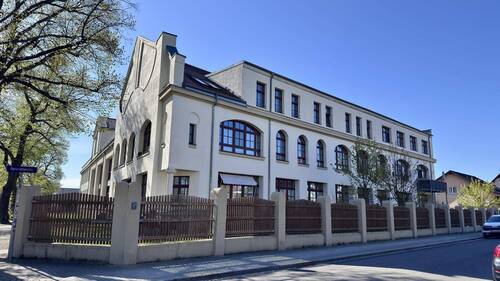 Straßenansicht - 3 Zimmer Etagenwohnung zum Kaufen in Dresden