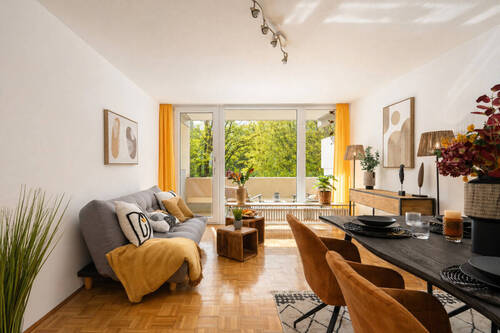 Große Fensterfront - Etagenwohnung mit 70,00 m&sup2; in München zum Kaufen