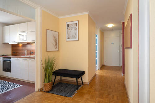 ..mit weiteren Stauraum - 