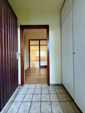 Wohnungseingang Windfang mit Einbauschrank - 